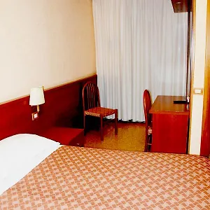 https://hotel-bruna.it-romehotels.com